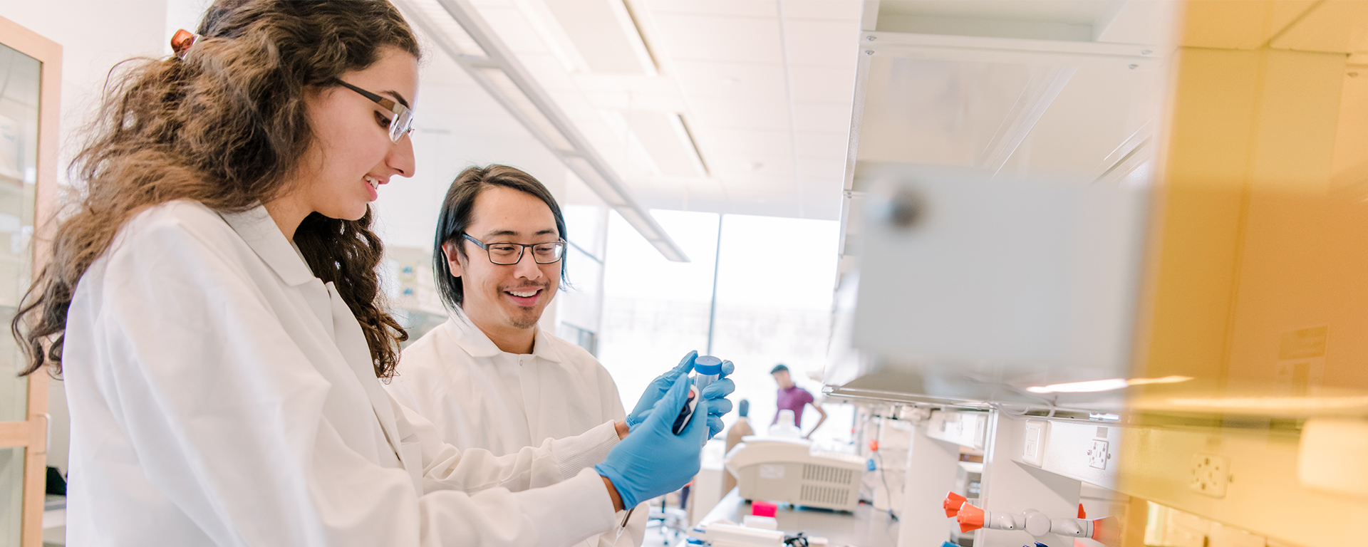 Greg Szeto in CBEE lab